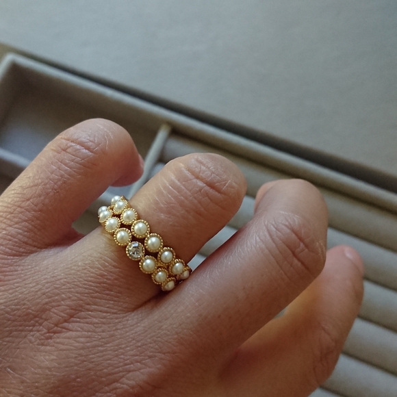 Elegant faux Pearl bezel Gold tone Ring size 8 - Picture 9 of 10